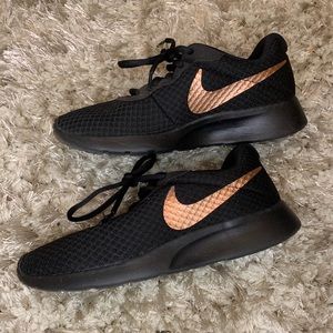Nike Tanjun shoe